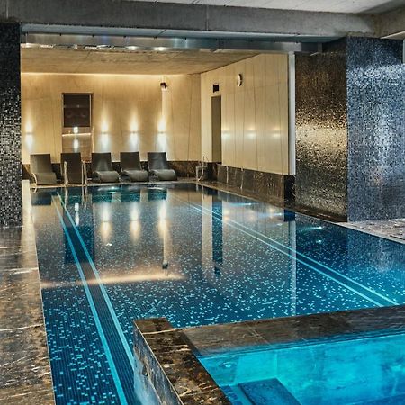 Hotel Monopol Wroclaw Luaran gambar The pool at The Dorchester