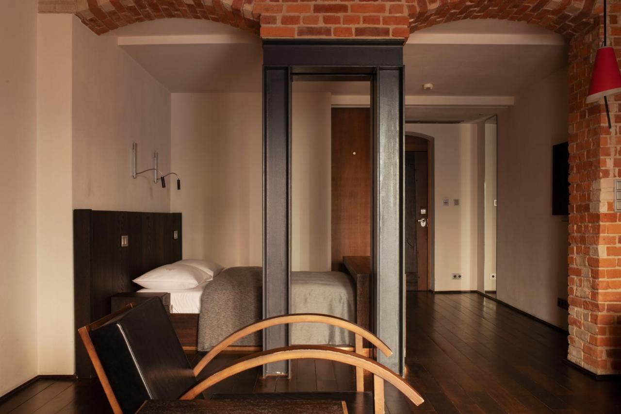 Hotel Monopol Wroclaw Luaran gambar A room at the Hotel