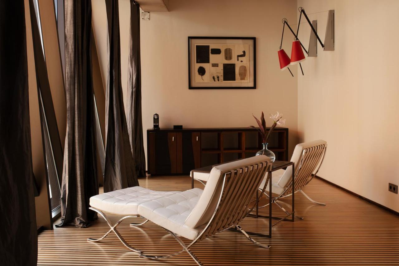 Hotel Monopol Wroclaw Luaran gambar A room with a high ceiling